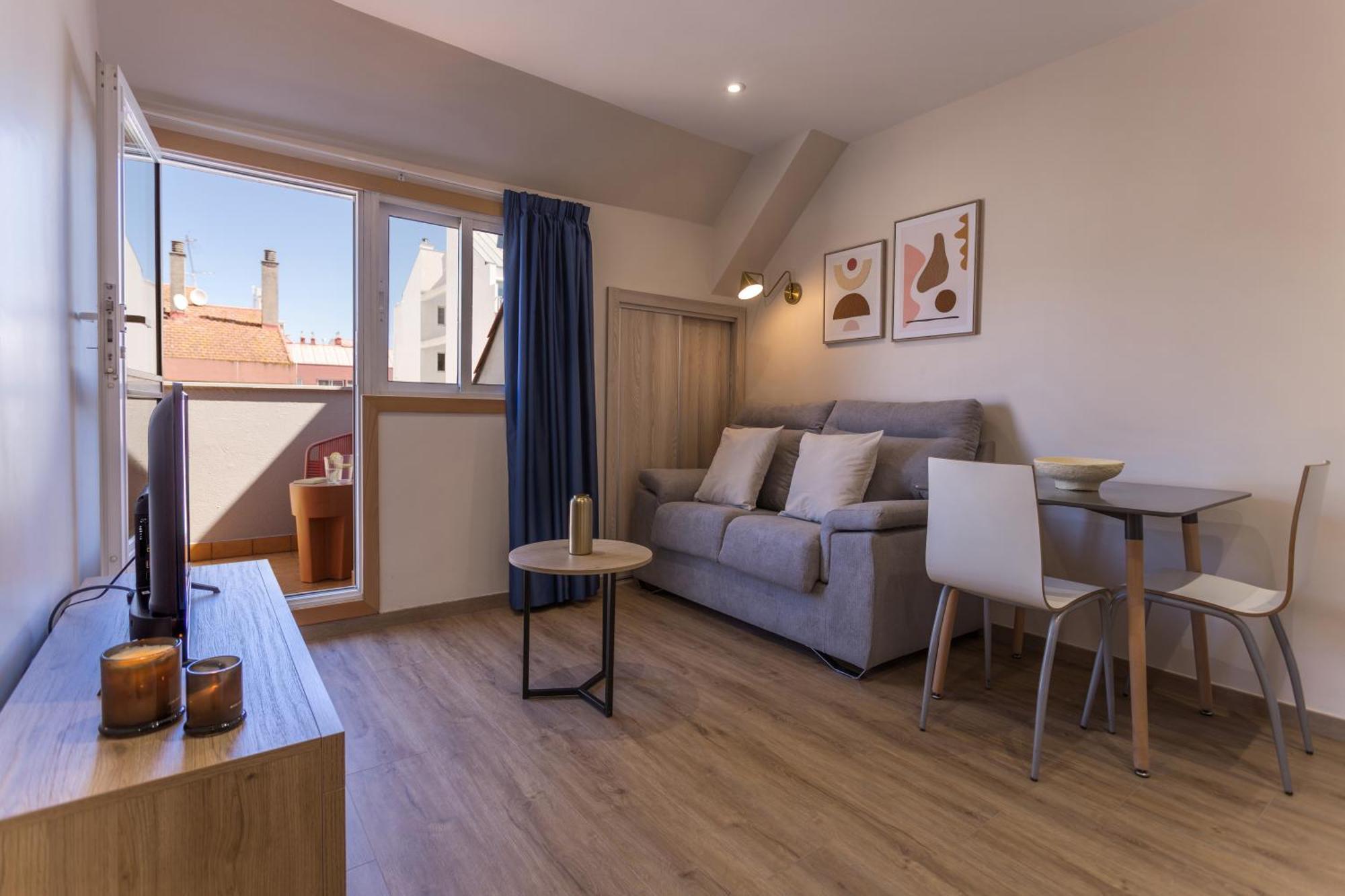 Apartment Bay By Olala Homes *