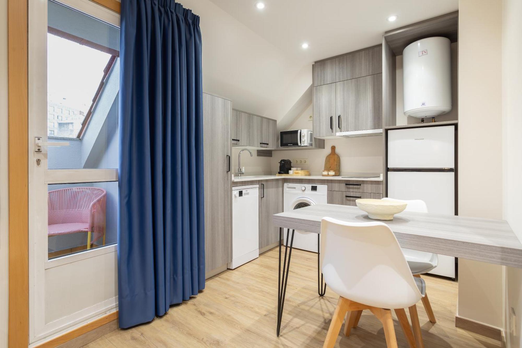 Apartment Bay By Olala Homes